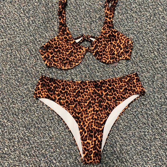 size medium bathing suit. brand new - Picture 1 of 1